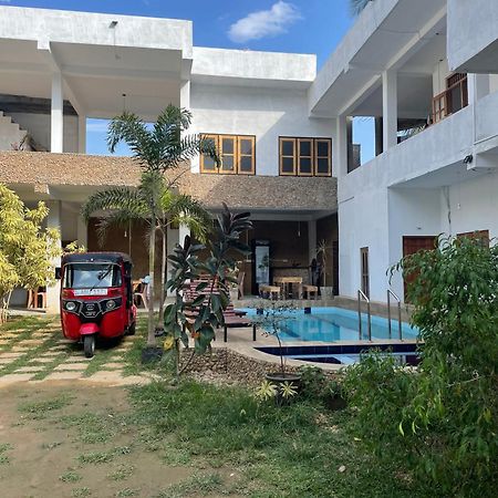Share Safari Family Bungalow Udawalawe Luaran gambar