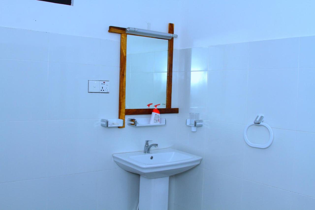 Share Safari Family Bungalow Udawalawe Luaran gambar